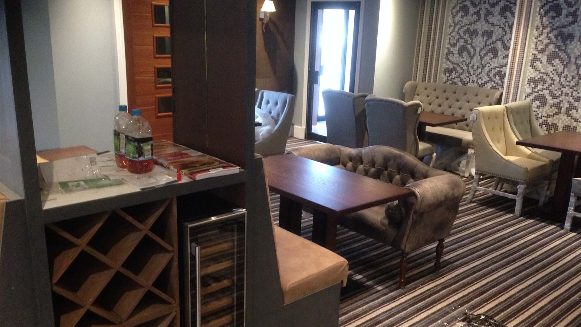 Mango Hotel — reception and entrance design